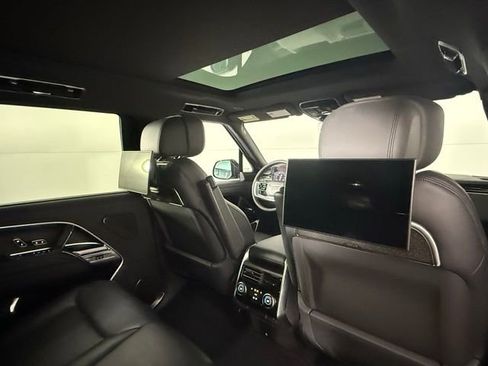 Used 2024 Land Rover Range Rover Long Wheelbase Autobiography image 30