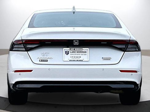 Used 2023 Honda Accord Touring image 8