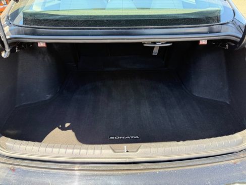 Used 2023 Hyundai Sonata SE w/ Cargo Package FWD image 10