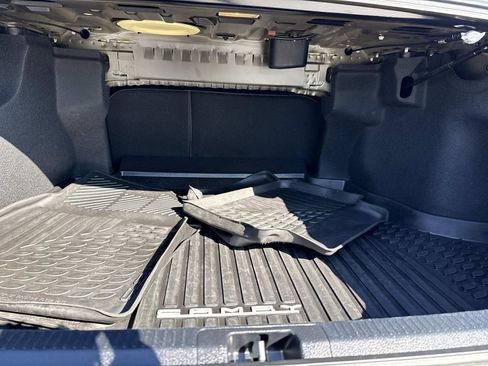 Used 2022 Toyota Camry SE w/ Cold Weather Package image 22