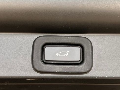 Used 2023 Land Rover Range Rover SE image 28