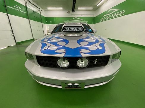 Used 2007 Ford Mustang GT Premium RWD image 2