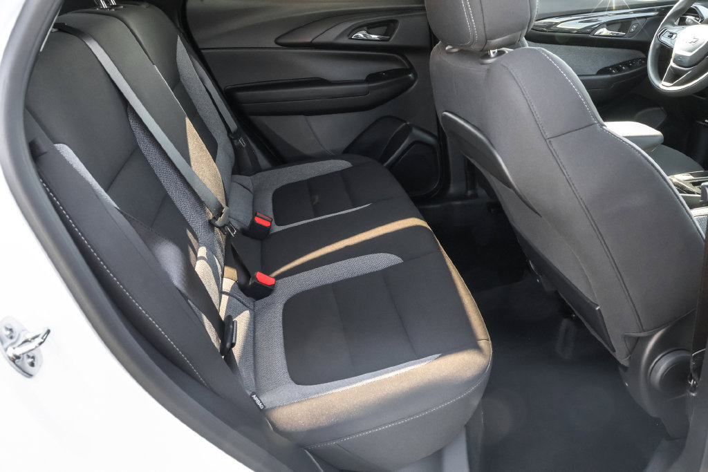 Used 2025 Chevrolet TrailBlazer LS w/ LS Convenience Package AWD/4WD image 31