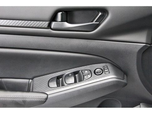 New 2026 Nissan Altima 2.5 SV FWD image 18