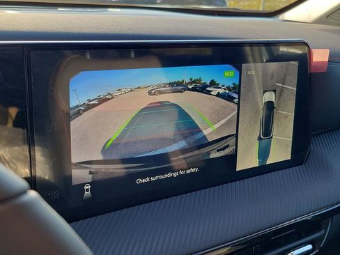 New 2026 Nissan Kicks SR image 10