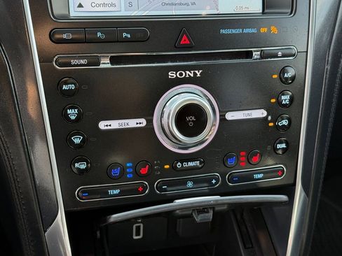 Used 2018 Ford Explorer Platinum image 25