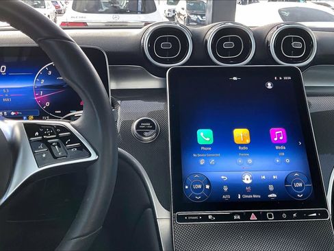 Used 2025 Mercedes-Benz GLC 300 image 6