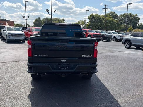 Used 2019 Chevrolet Silverado 1500 High Country w/ Technology Package AWD/4WD image 4