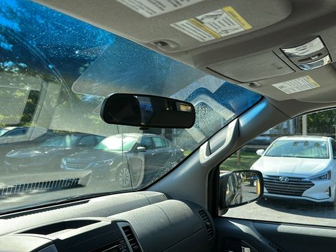 Used 2018 Nissan Frontier SV image 23