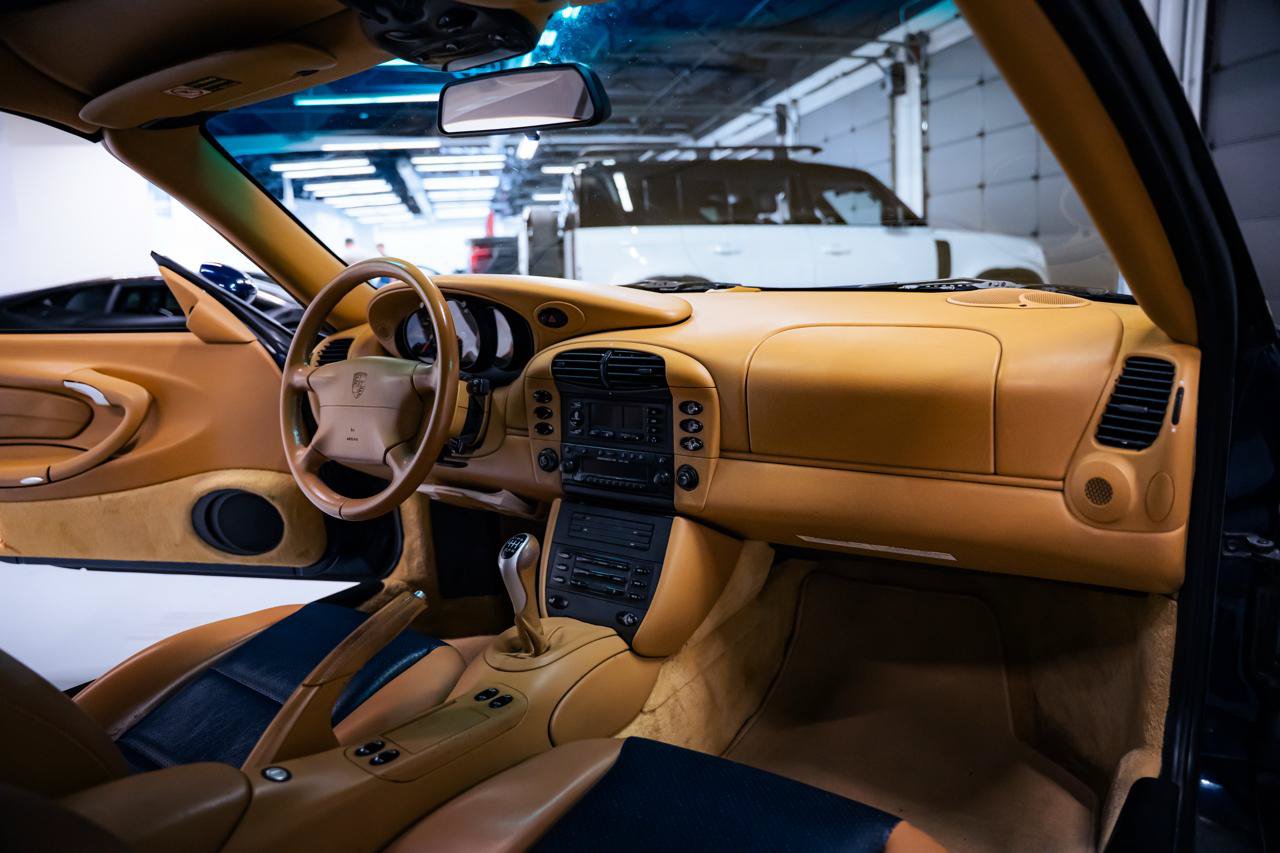 Used 2000 Porsche 911 Cabriolet image 55