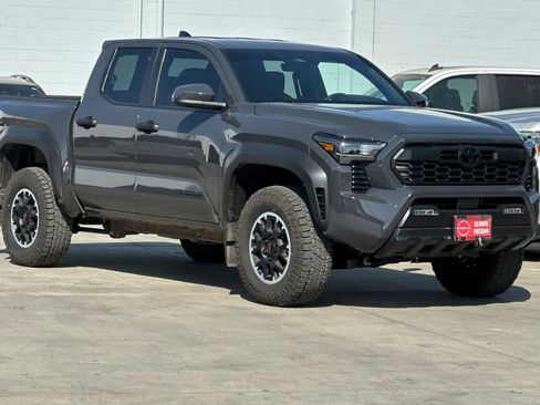 Used 2026 Toyota Tacoma TRD Off-Road AWD/4WD image 10