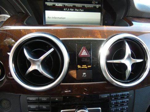 Used 2015 Mercedes-Benz GLK 350 2WD image 33
