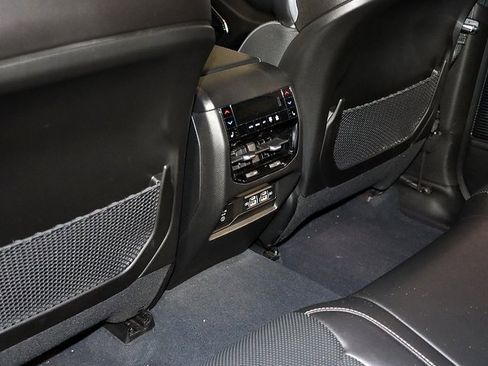 Used 2022 Jeep Grand Cherokee Overland w/ Luxury Tech Group IV image 16