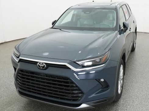 New 2026 Toyota Grand Highlander Platinum image 16