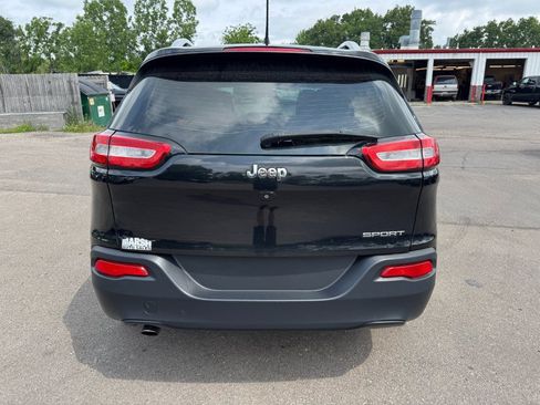 Used 2014 Jeep Cherokee Sport FWD image 4