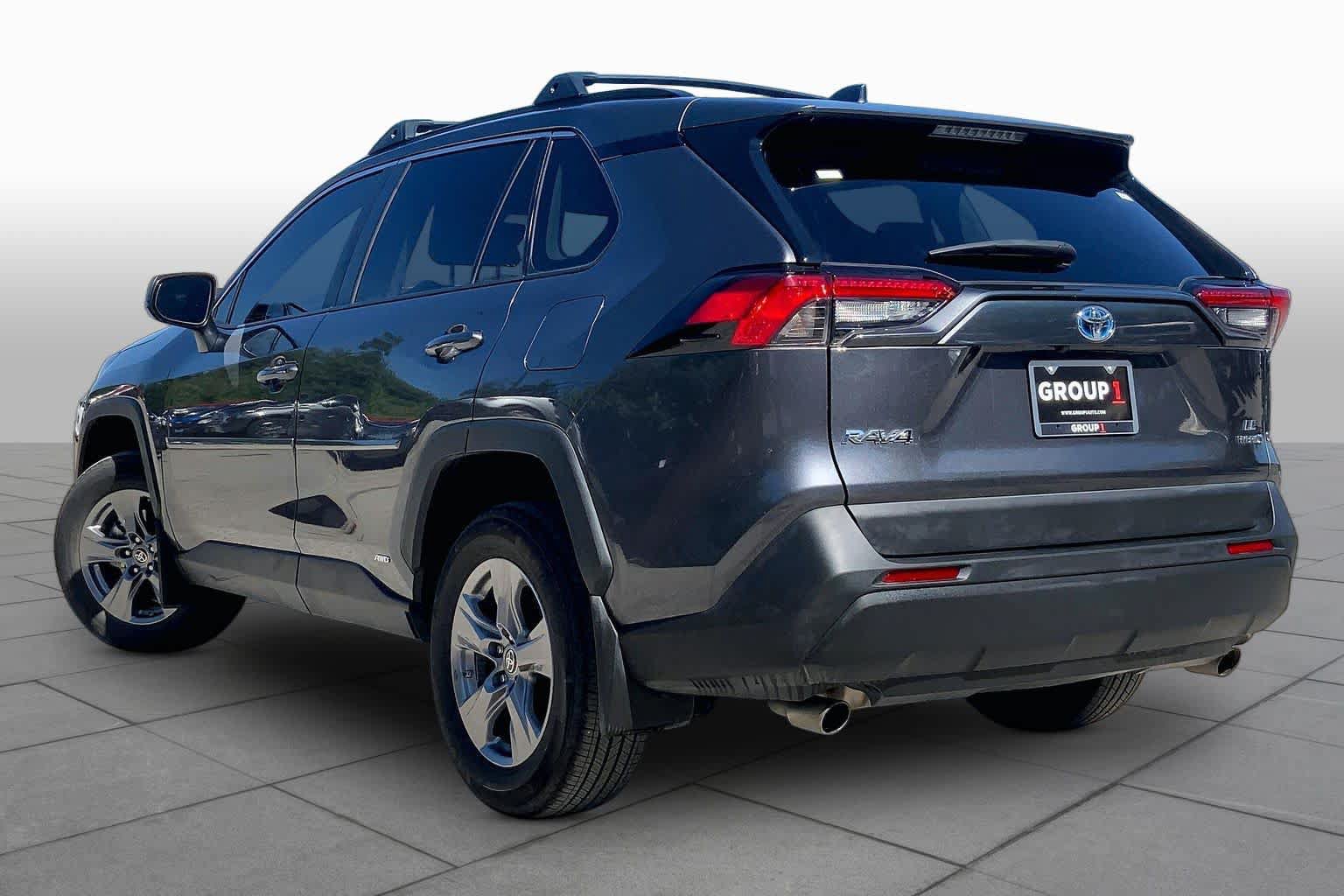 Used 2024 Toyota RAV4 LE AWD/4WD image 12