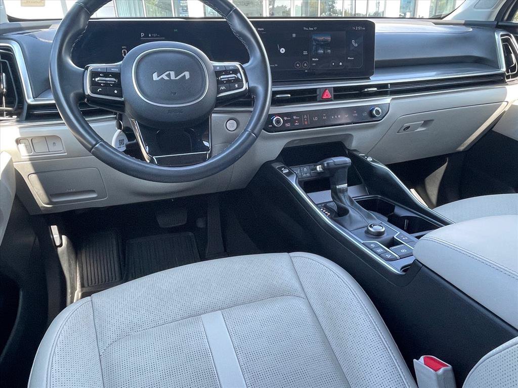 Used 2024 Kia Sorento S w/ Panoramic Sunroof Package FWD image 9