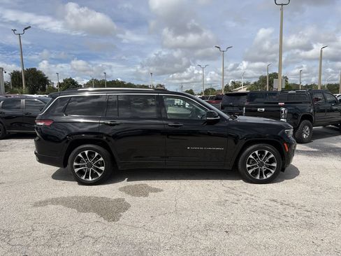 Used 2021 Jeep Grand Cherokee L Overland w/ Luxury Tech Group IV AWD/4WD image 3