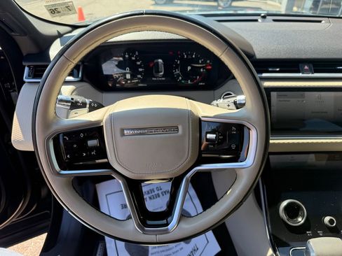 Used 2021 Land Rover Range Rover Velar R-Dynamic S image 12