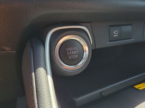Used 2025 Toyota Grand Highlander AWD image 27