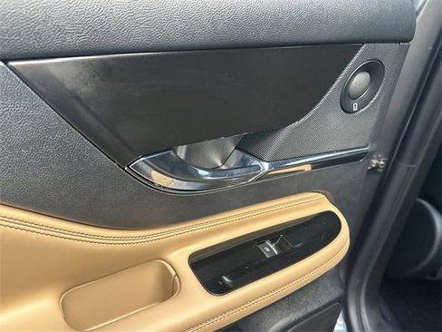 Used 2022 Lincoln Corsair Grand Touring w/ Elements Technology Bundle image 13