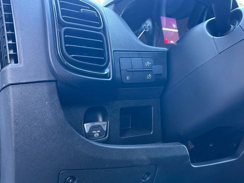 Used 2025 RAM ProMaster 3500 w/ Convenience Group image 40