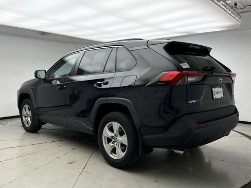 Used 2019 Toyota RAV4 XLE w/ Convenience Package AWD/4WD image 3