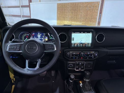 Used 2023 Jeep Wrangler Unlimited Sahara image 26