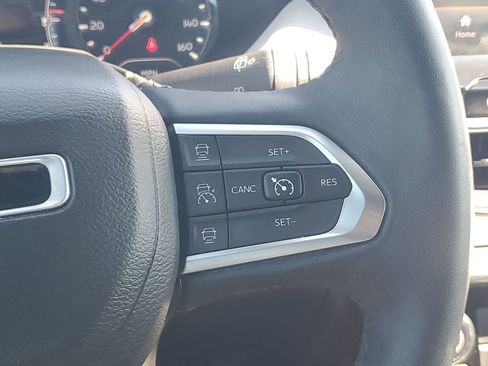 Used 2023 Jeep Compass Limited image 35