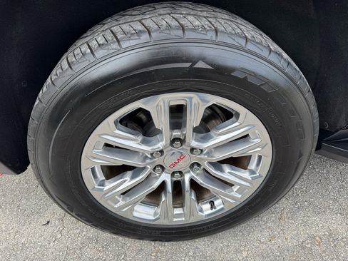 Used 2021 GMC Yukon SLT w/ SLT Premium Package image 28