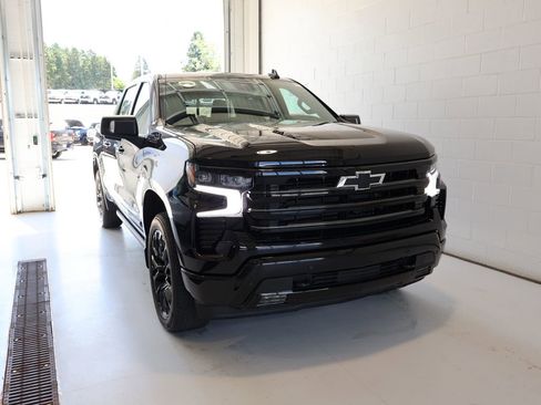 New 2026 Chevrolet Silverado 1500 High Country w/ High Country Premium Package AWD/4WD image 2