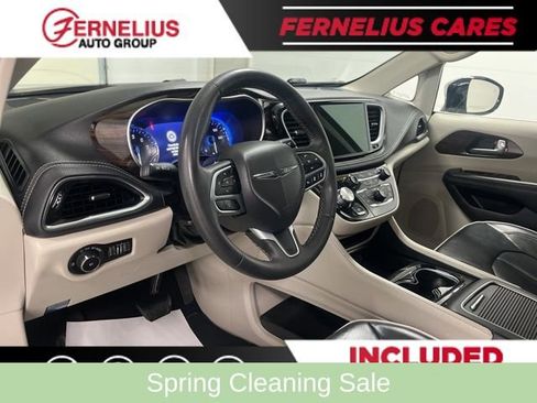 Used 2023 Chrysler Pacifica Limited FWD image 37