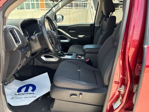 Used 2022 Nissan Frontier SV AWD/4WD image 13