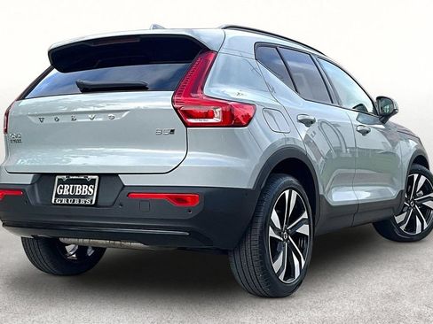 Certified 2026 Volvo XC40 B5 Ultra AWD/4WD image 2