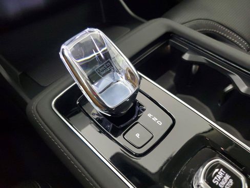 Used 2026 Volvo XC90 B6 Ultra AWD/4WD image 32