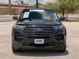 Used 2022 Ford Explorer XLT image 2