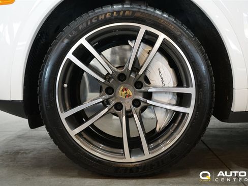 Used 2019 Porsche Cayenne Turbo image 8