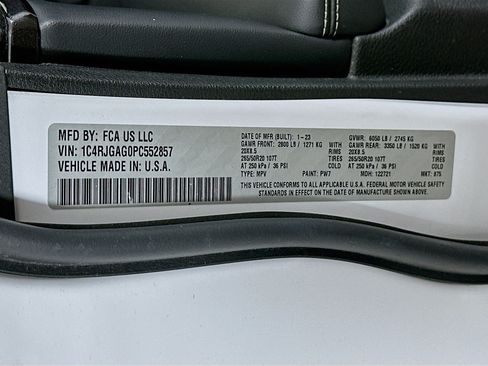Used 2023 Jeep Grand Cherokee Altitude RWD image 12