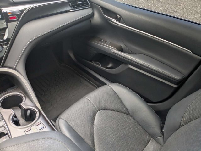 Used 2021 Toyota Camry XSE w/ Navigation Package FWD image 16