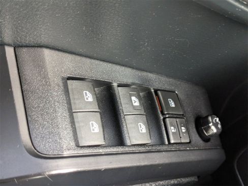 Used 2017 Toyota Tacoma SR image 23