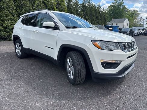 Used 2021 Jeep Compass Latitude w/ Convenience Group AWD/4WD image 3
