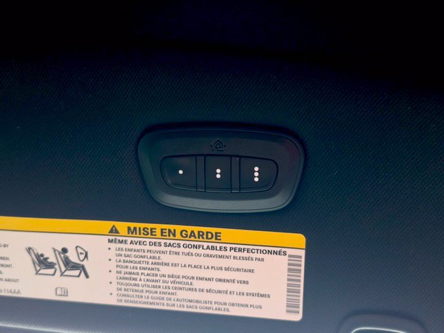Used 2021 Chrysler Pacifica Limited w/ Uconnect Theater Family Group FWD image 32