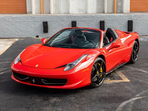 Used 2013 Ferrari 458 Spider RWD image 25