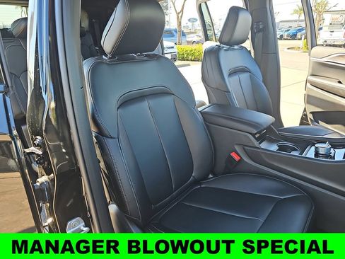 New 2026 Jeep Grand Cherokee L Limited w/ Limited Altitude Package AWD/4WD image 10