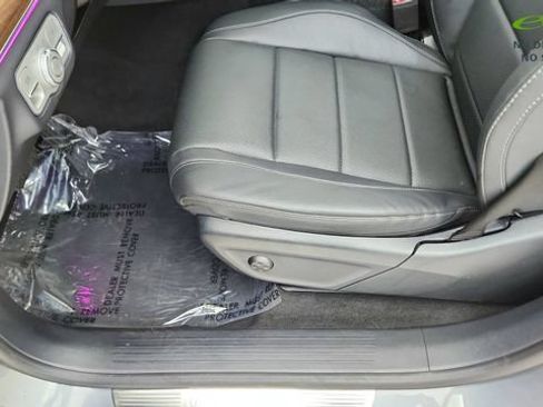 Used 2025 Mercedes-Benz GLE 350 4MATIC image 33
