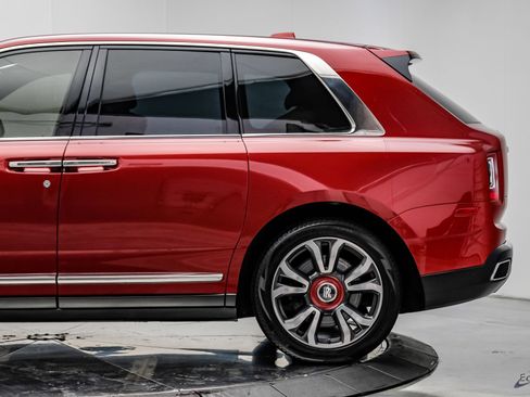 Used 2019 Rolls-Royce Cullinan AWD/4WD image 11