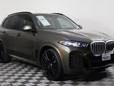 Used 2024 BMW X5 xDrive40i w/ M Sport Package AWD/4WD image 3