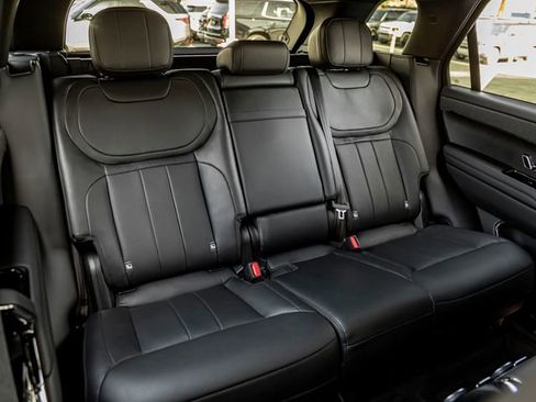 Used 2024 Land Rover Range Rover Sport SE image 24