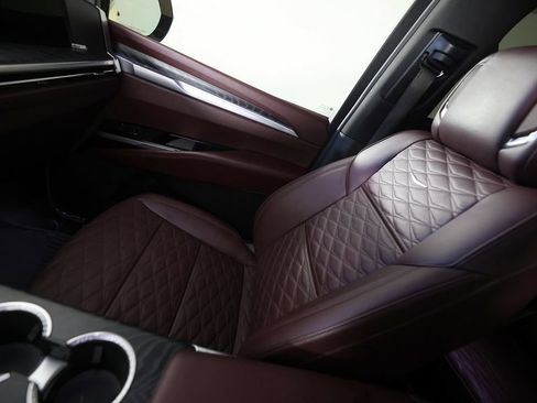 Used 2025 Cadillac Escalade Sport w/ Touring Package AWD/4WD image 38