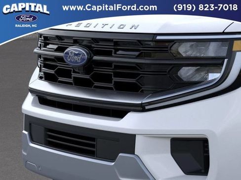 Certified 2025 Ford Expedition Platinum w/ Driver's Package AWD/4WD image 17